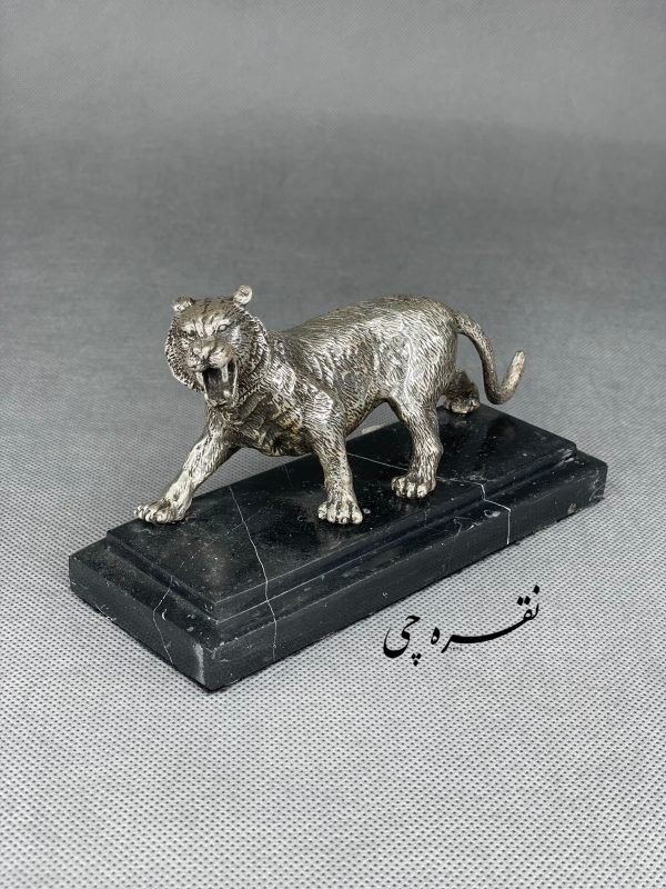 مجسمه ببر